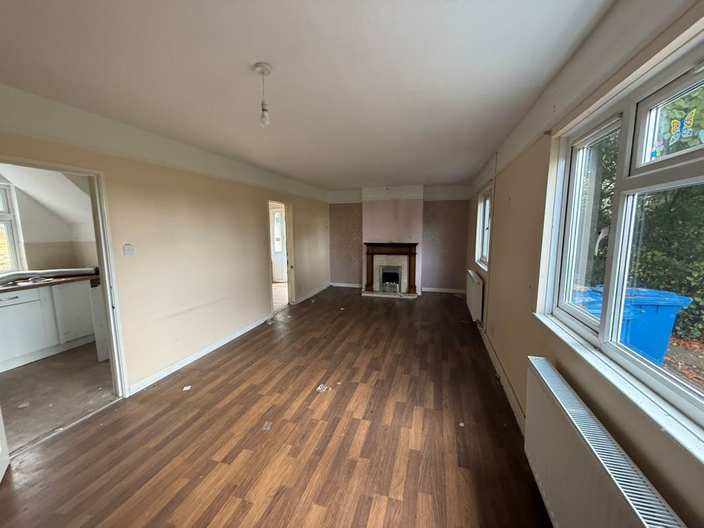 Property photo 3 of 4