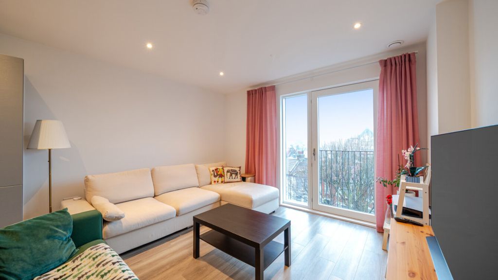 Property photo 2 of 16