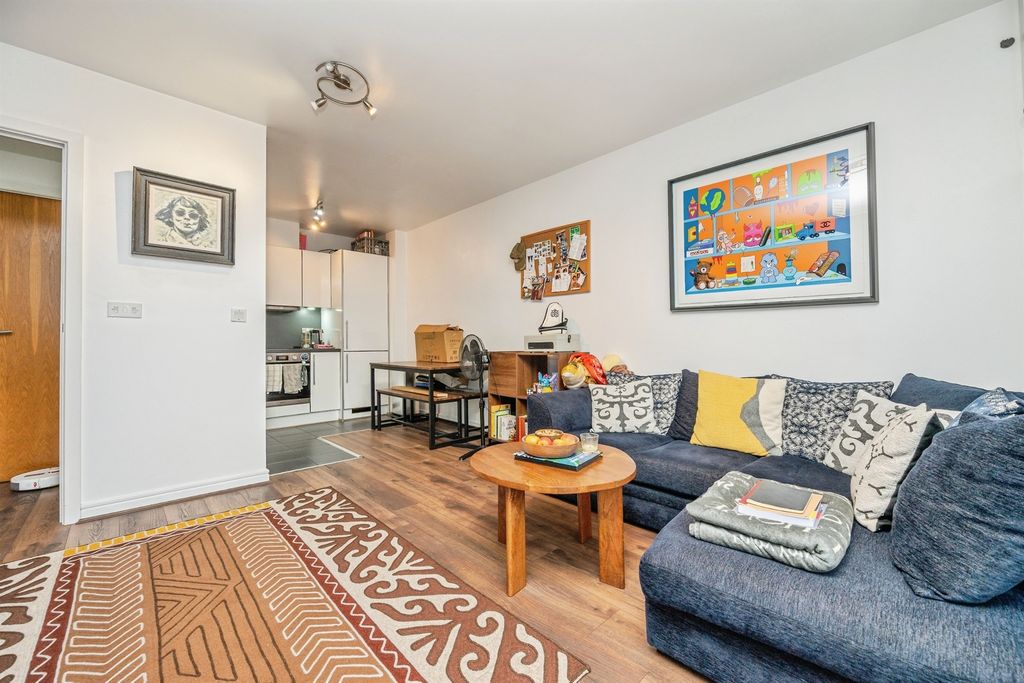 Property photo 3 of 15