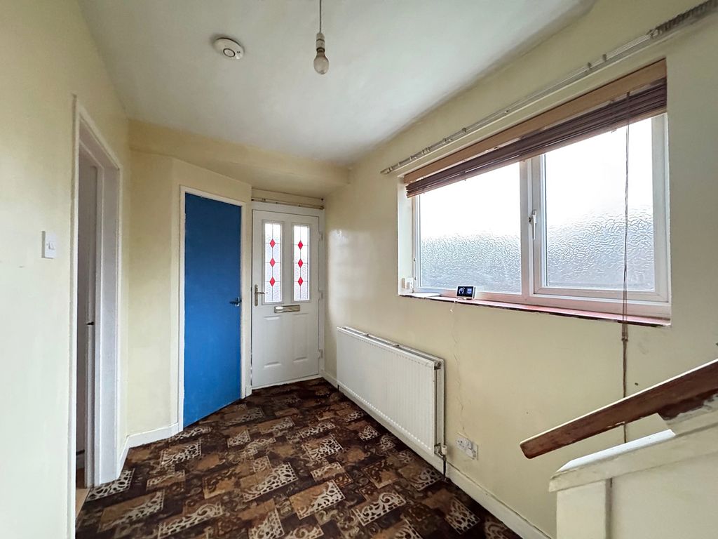 Property photo 3 of 13 Hall