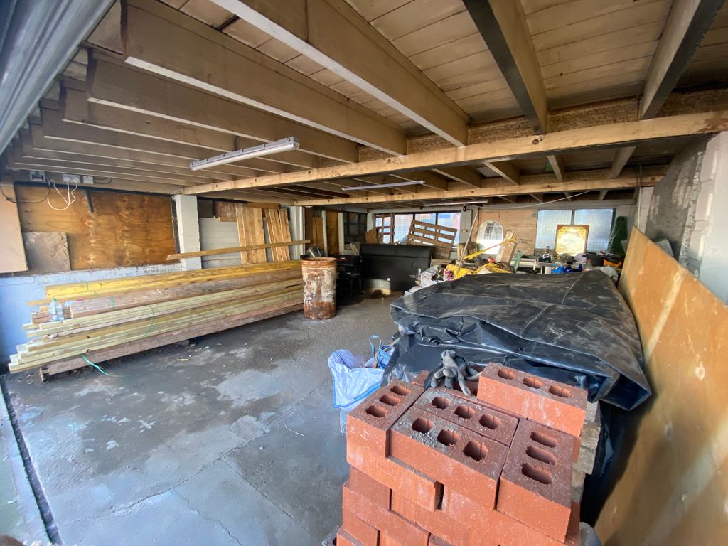Property photo 3 of 4