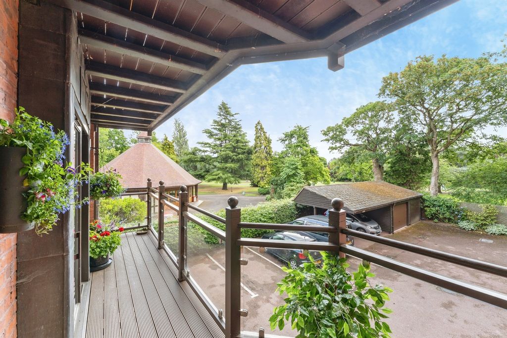 Property photo 2 of 20