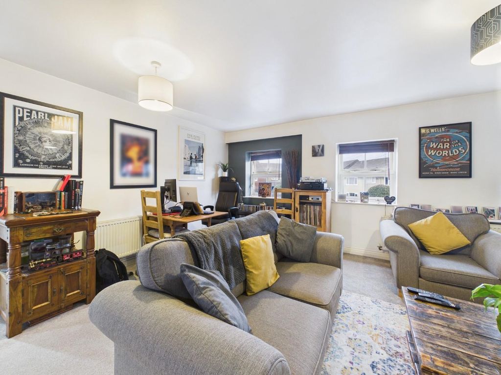 Property photo 3 of 11 Cam04899G0-Pr0281-Still010.Jpg