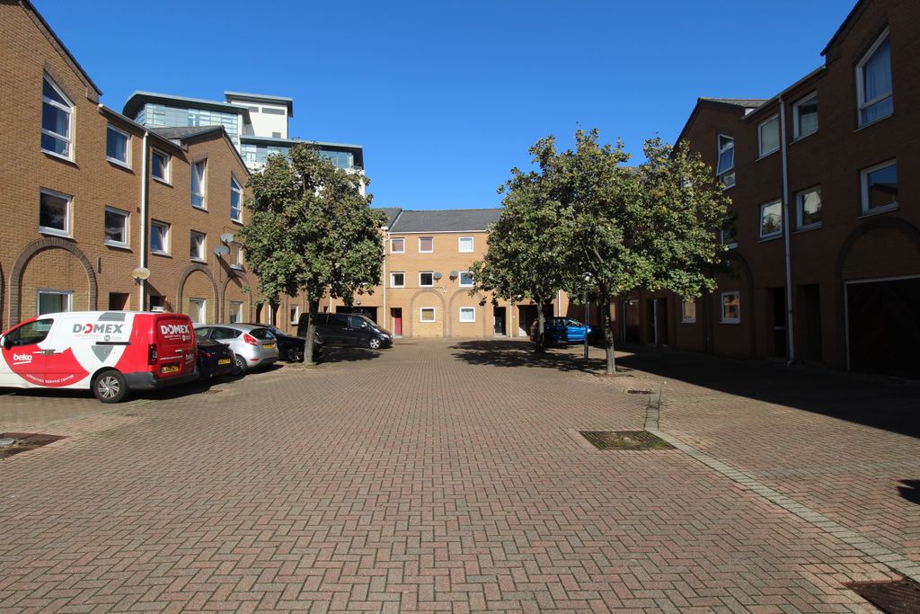 Property photo 1 of 59