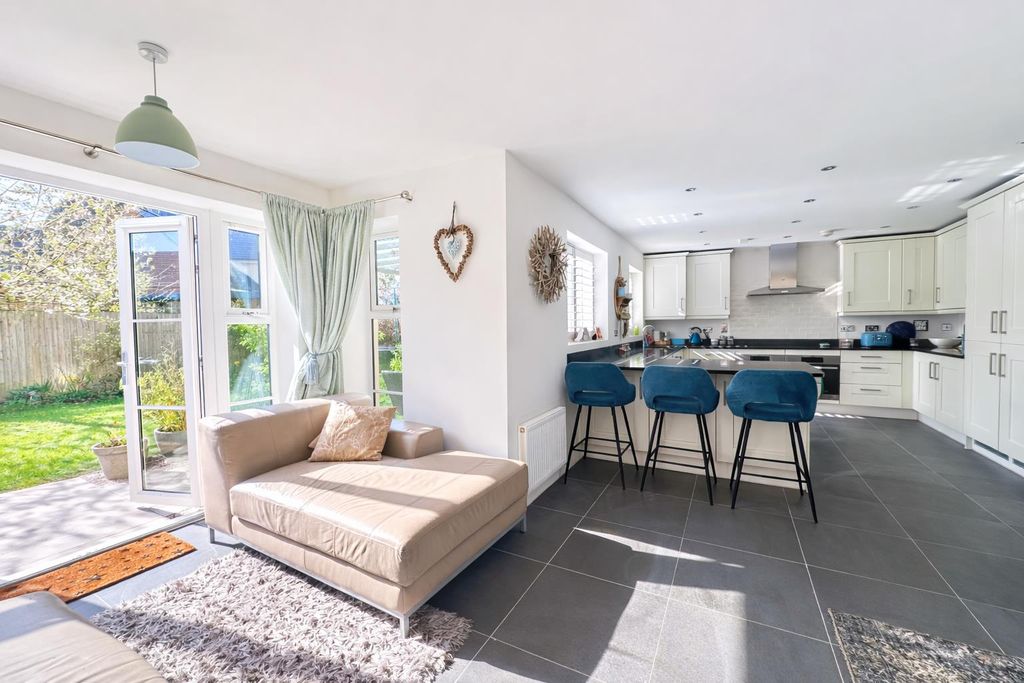 Property photo 2 of 46 Chatgpt Image Apr 17, 2026, 12_11_20 Pm.Png