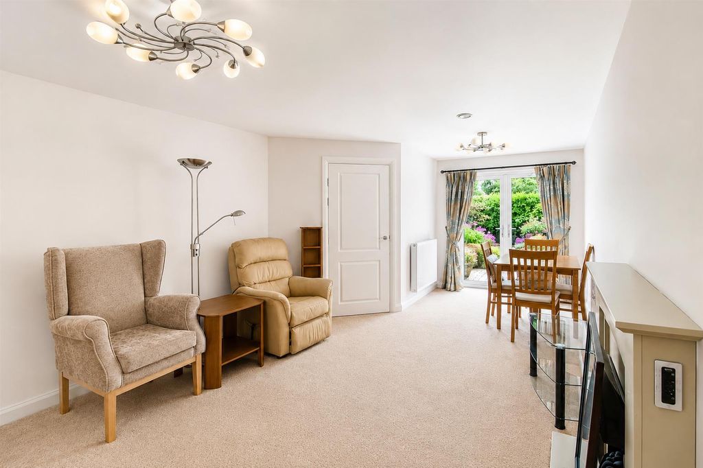 Property photo 2 of 12