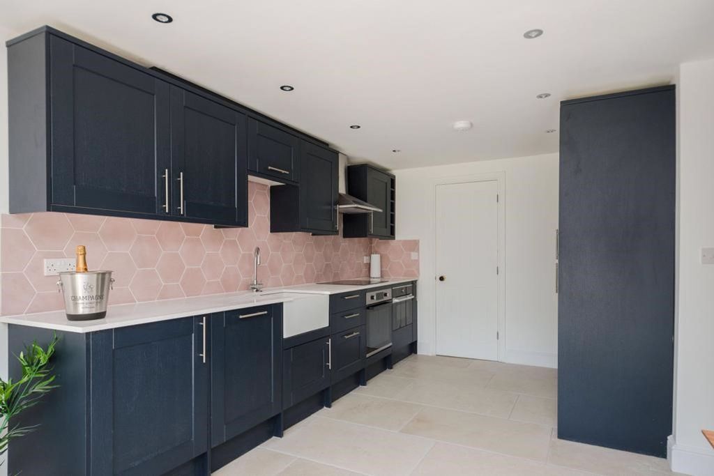 Property photo 3 of 11 Photo 4