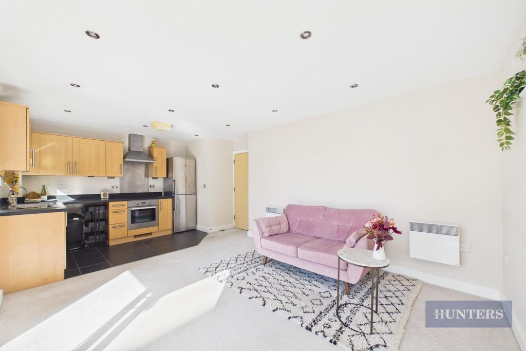 Property photo 2 of 15 Cam05152G0-Pr0557-Still004.Jpg