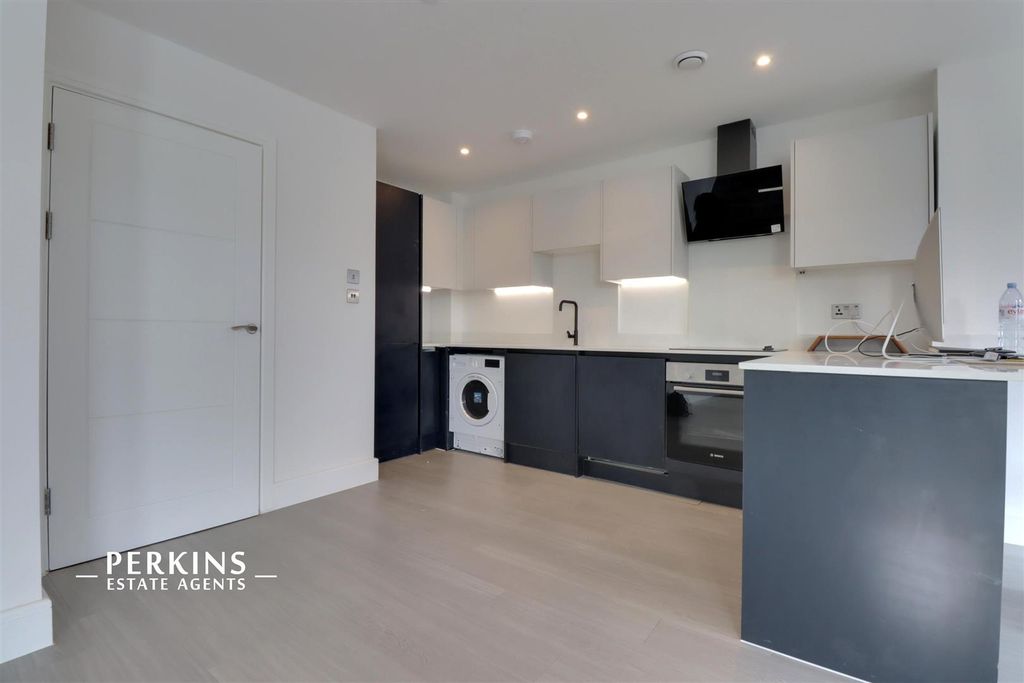 Property photo 1 of 5 Kitchen 1.Jpg