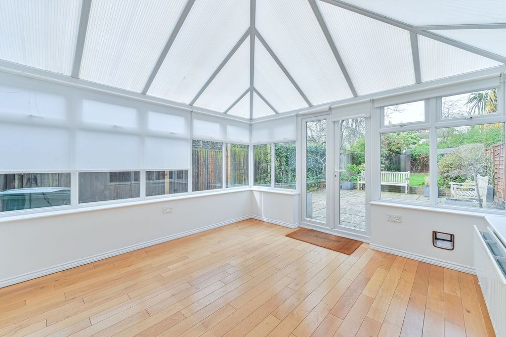 Property photo 3 of 20