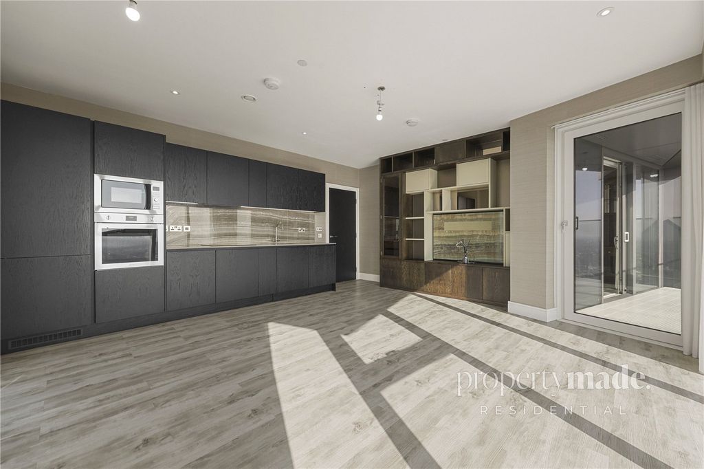 Property photo 2 of 38 Picture No. 32