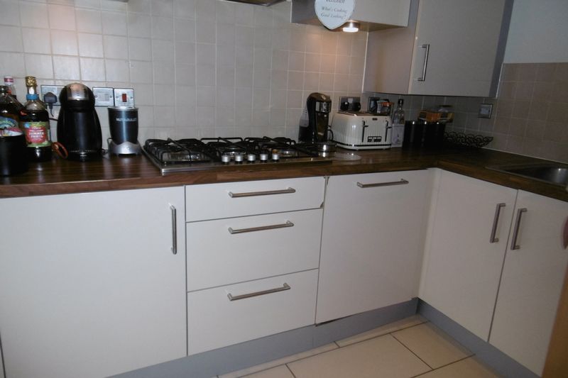 Property photo 3 of 7 Kitchen