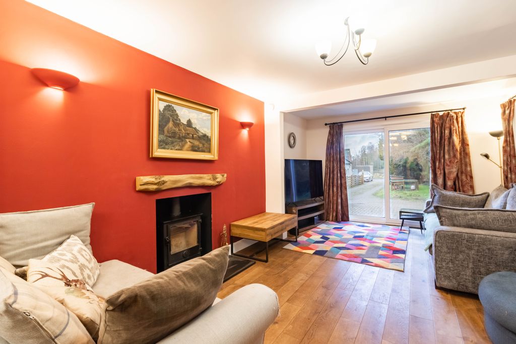 Property photo 1 of 24 Lounge