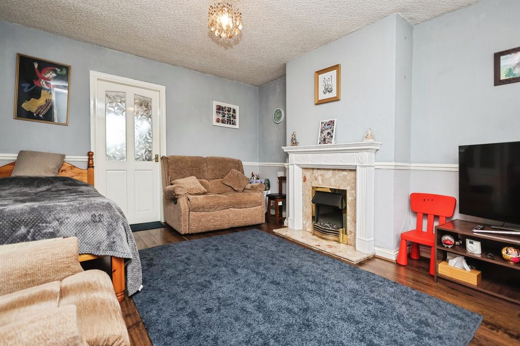Property photo 3 of 14