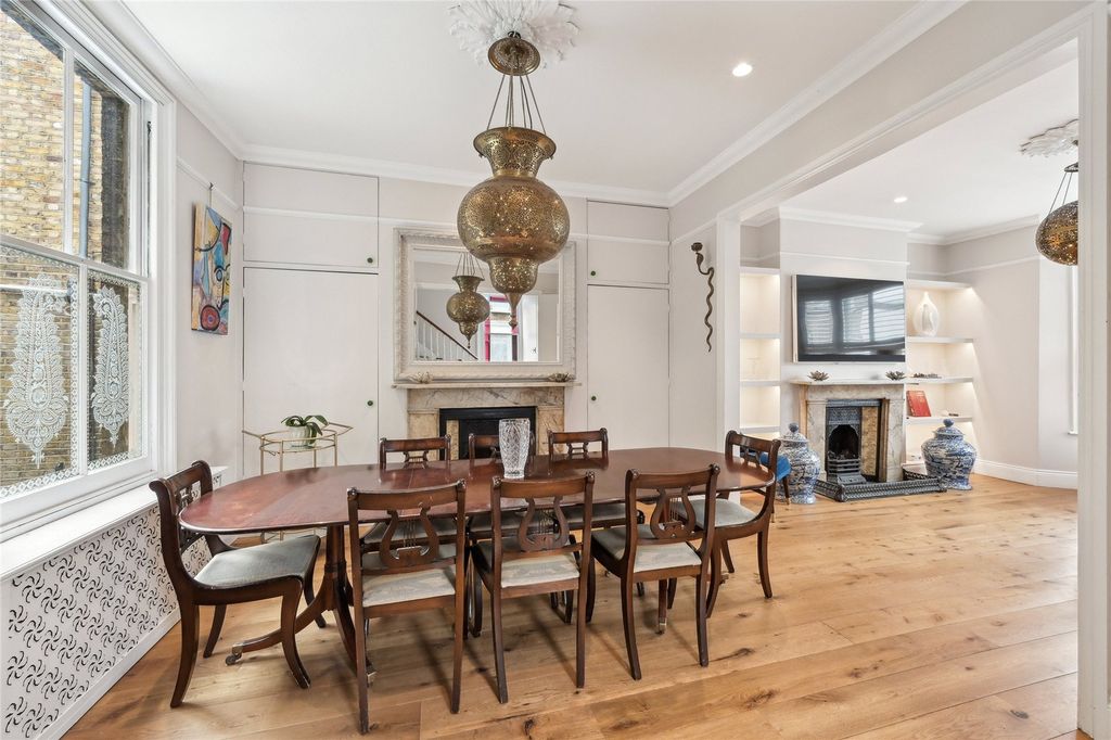 Property photo 3 of 30 Dining Room