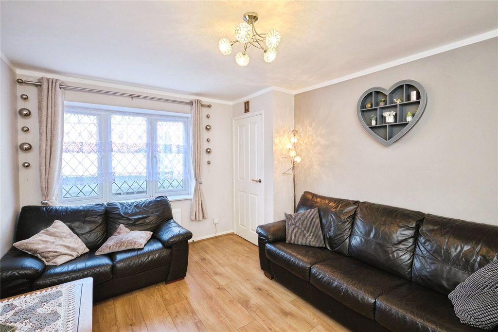 Property photo 3 of 16 Picture No. 26