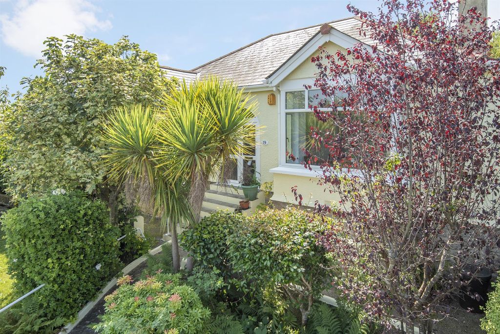 Property photo 2 of 26