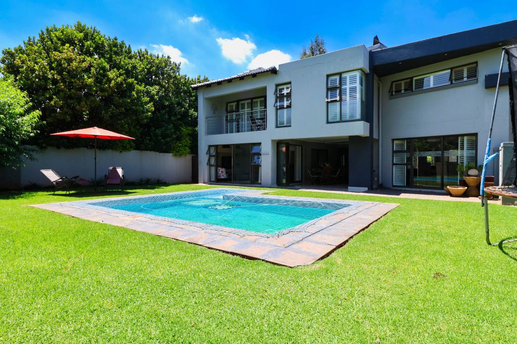 Property photo 2 of 49 Cn1715933