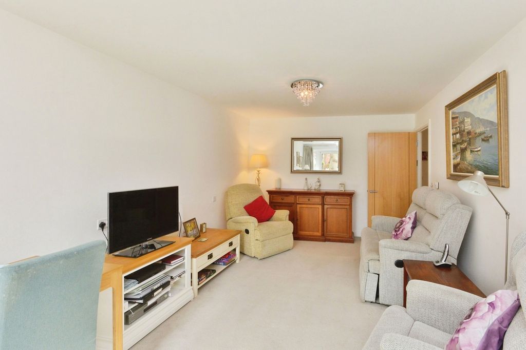 Property photo 3 of 18 Pbox-Img.Jpg