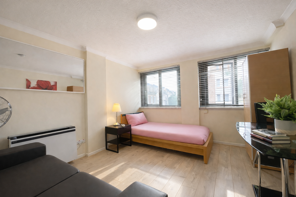 Property photo 1 of 12 Extra Room
