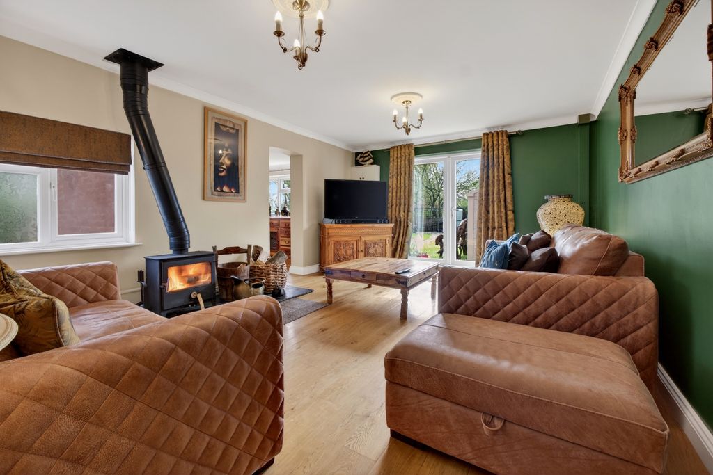 Property photo 2 of 21 Living Room