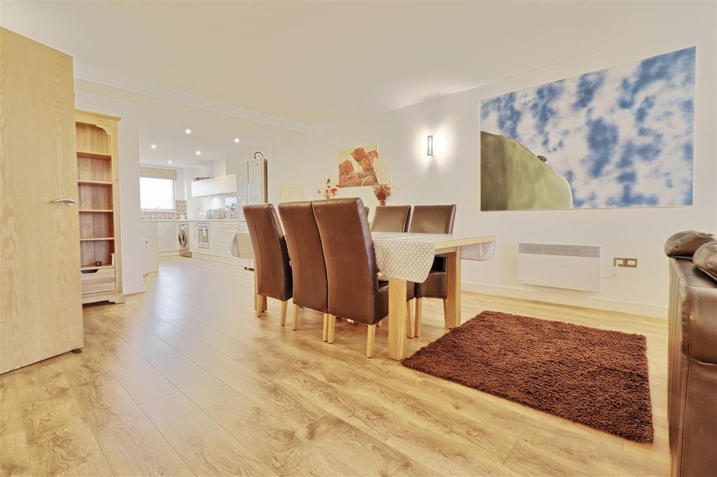 Property photo 3 of 19 Dining.Jpg