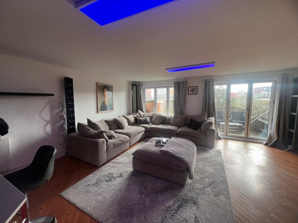 Property photo 3 of 20