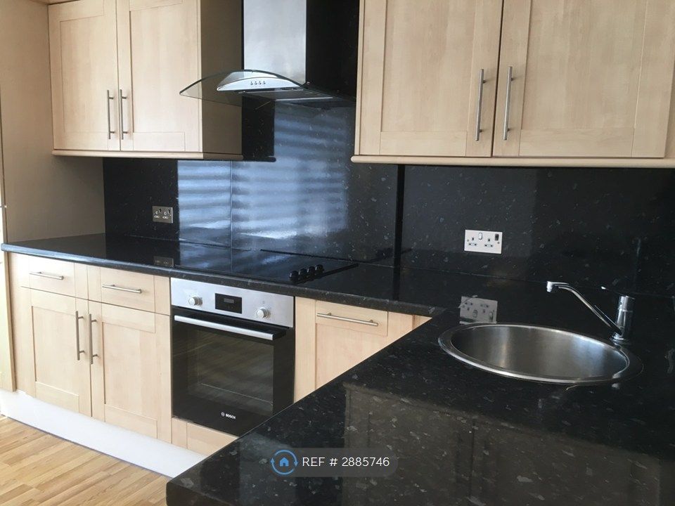 Property photo 2 of 6 Kitchen/Living Room