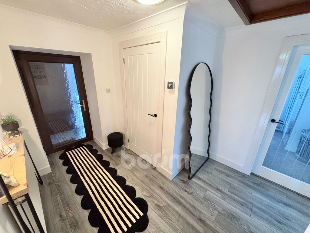 Additional image 11 of 3 bed flat for sale1B Stoneyholm Road, Kilbirnie KA25