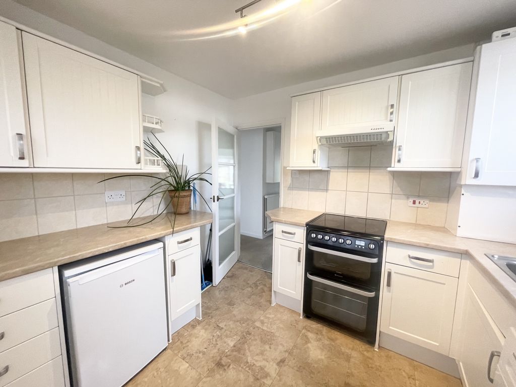 Property photo 3 of 10 Photo 6