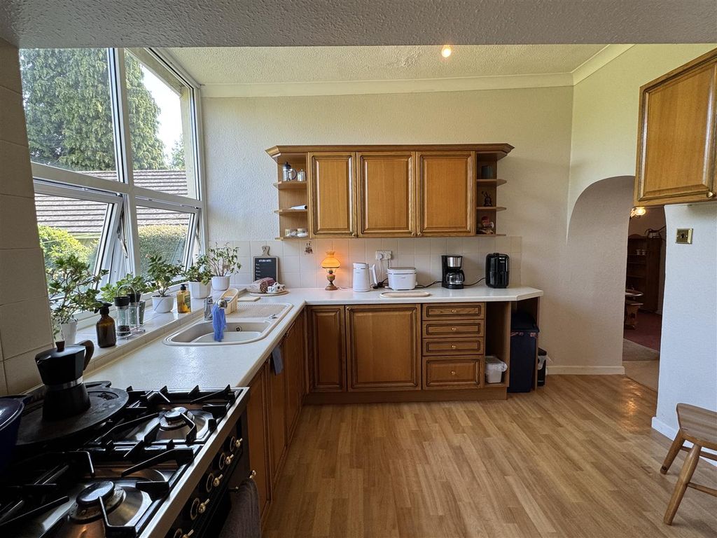 Property photo 3 of 36 Kitchen
