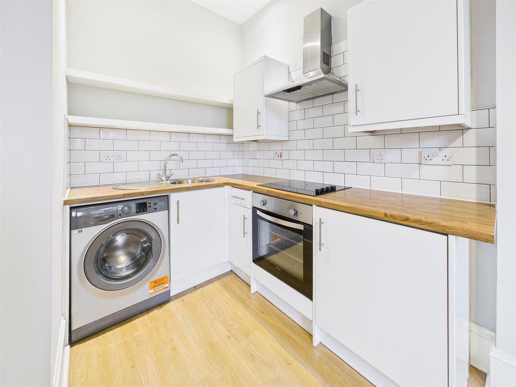 Property photo 3 of 20 Cam05195G0-Pr0011-Still010_Alt.Jpg