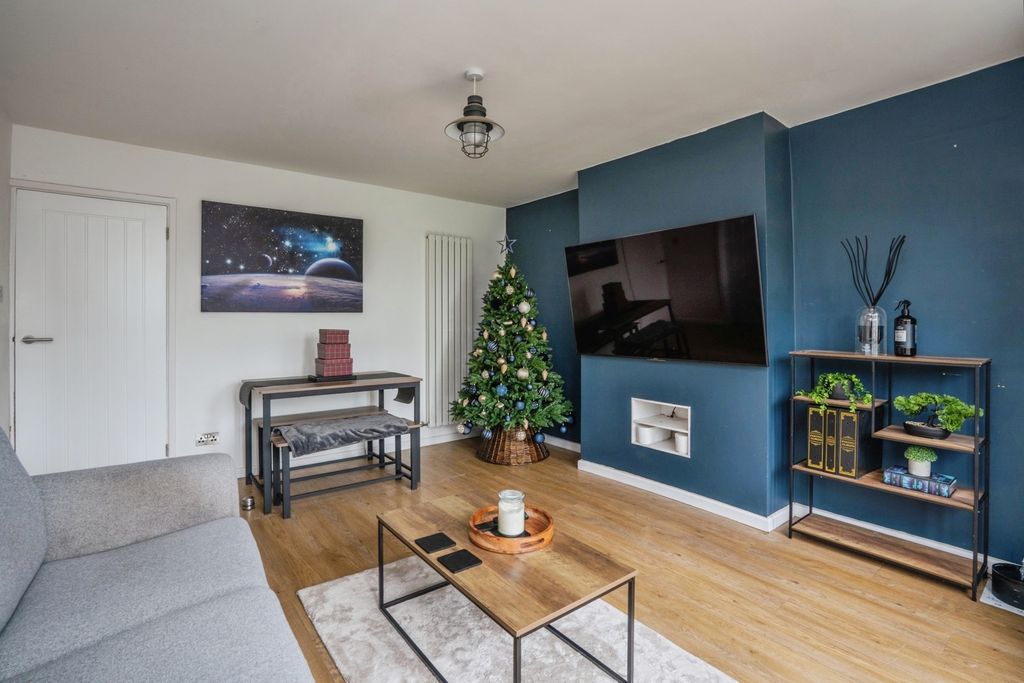 Property photo 3 of 12 Photo