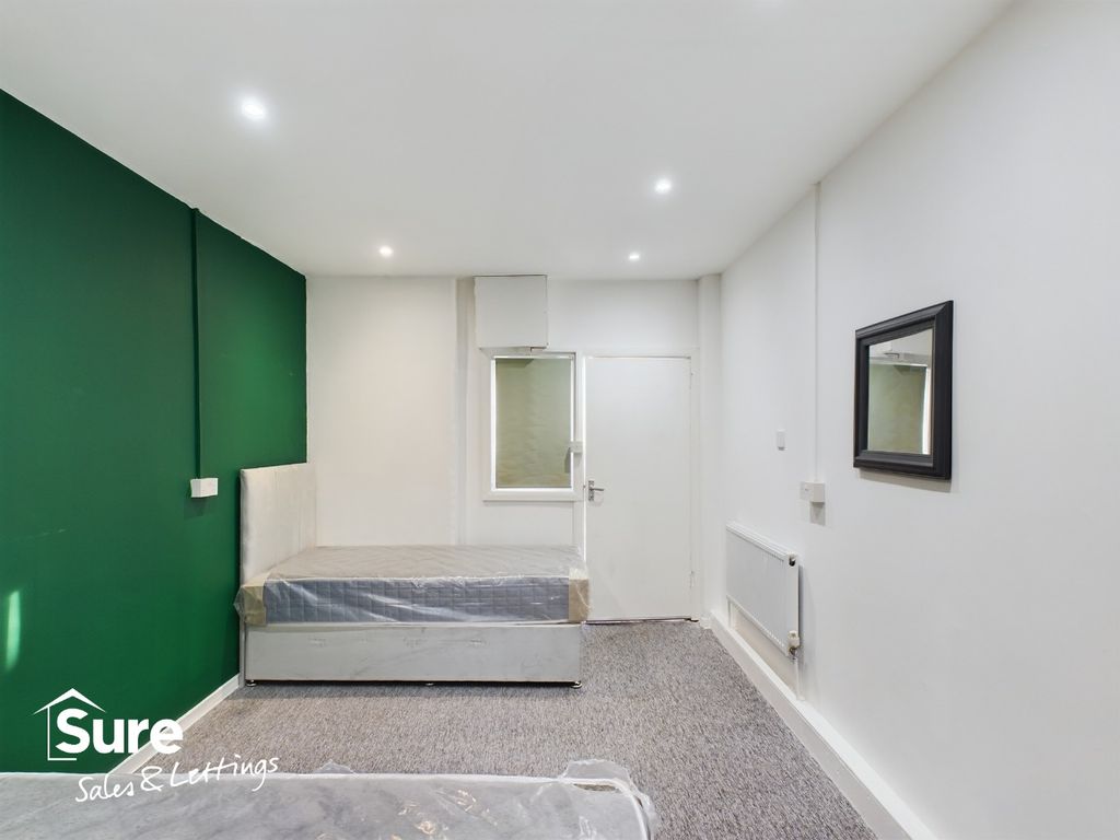 Property photo 3 of 12 2989016