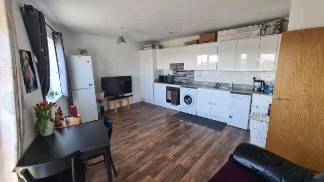 Property photo 3 of 7 Reception/Kitchen