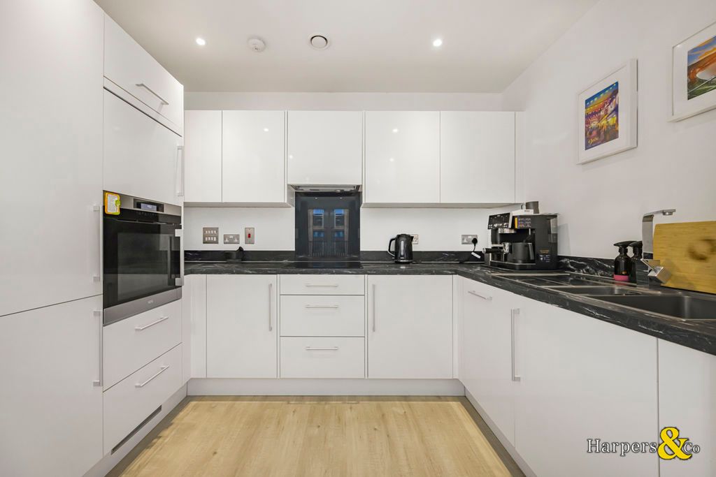 Property photo 2 of 17 Photo 7