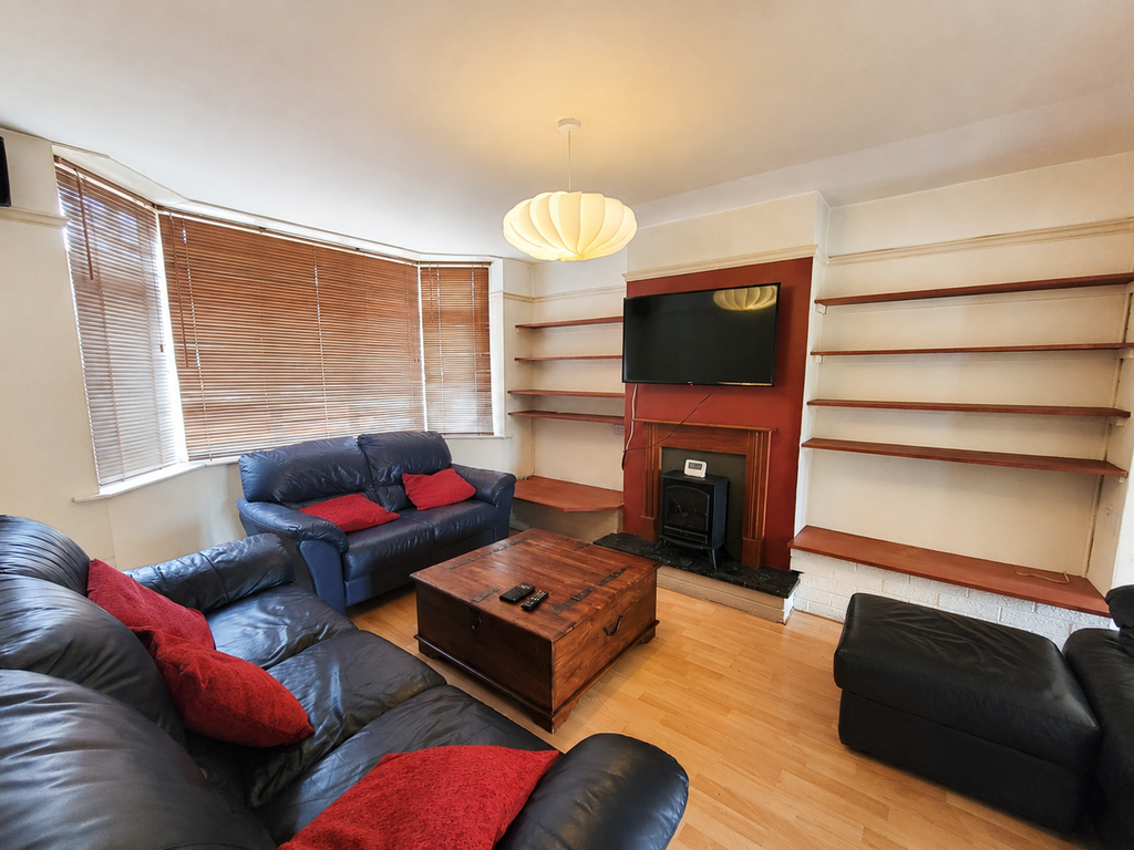 Property photo 2 of 11