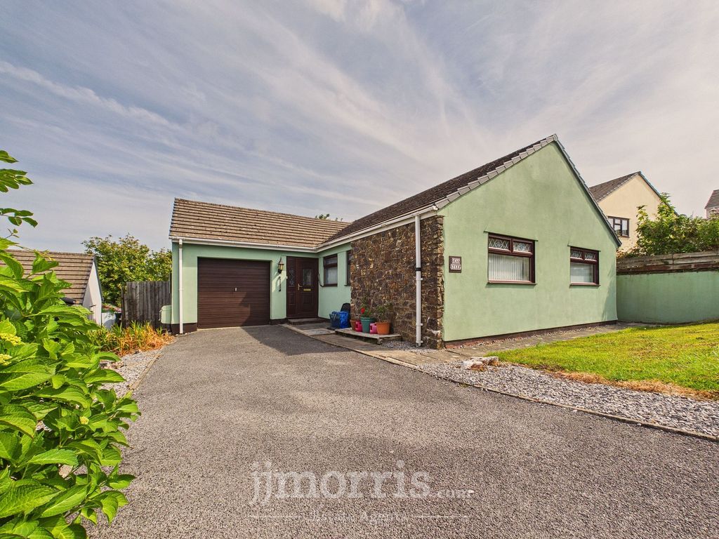 Property photo 1 of 18