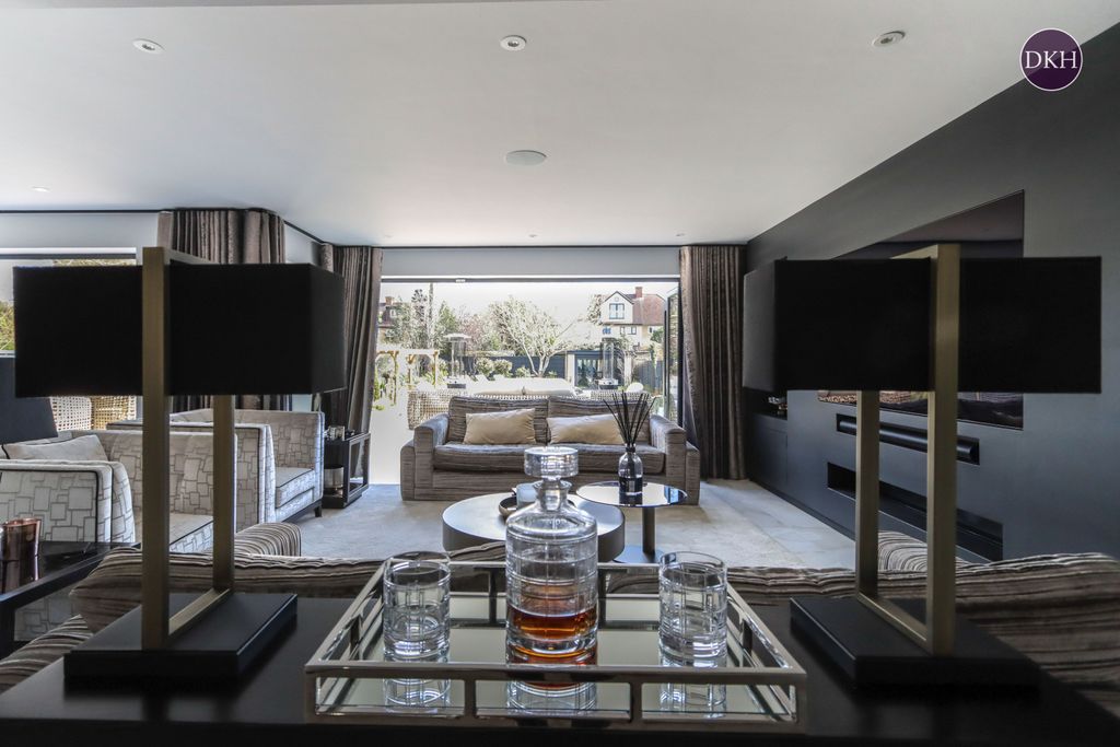 Property photo 3 of 35 Picture No. 36