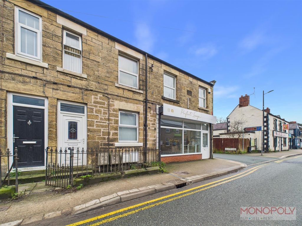 Property photo 1 of 32 Cam01943G0-Pr0605-Still024.Jpg