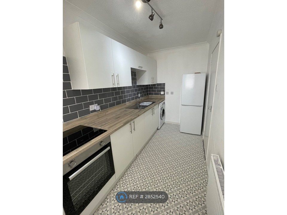 Property photo 2 of 14 Kitchen