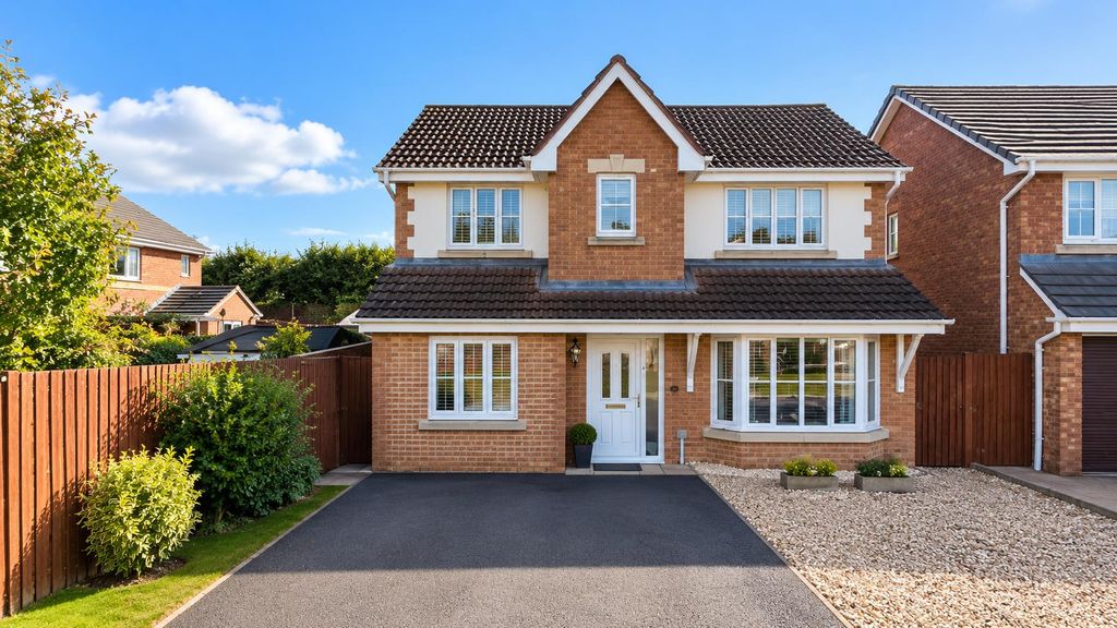 Property photo 1 of 33