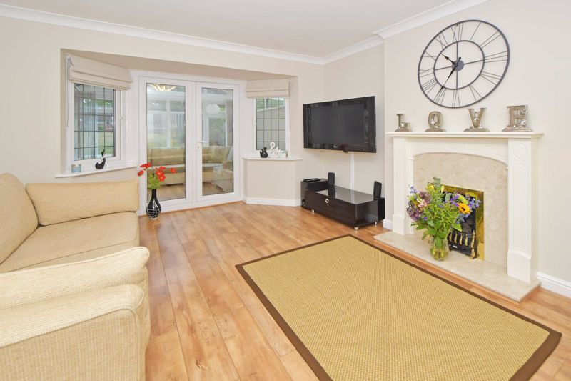 Property photo 2 of 41 Lounge