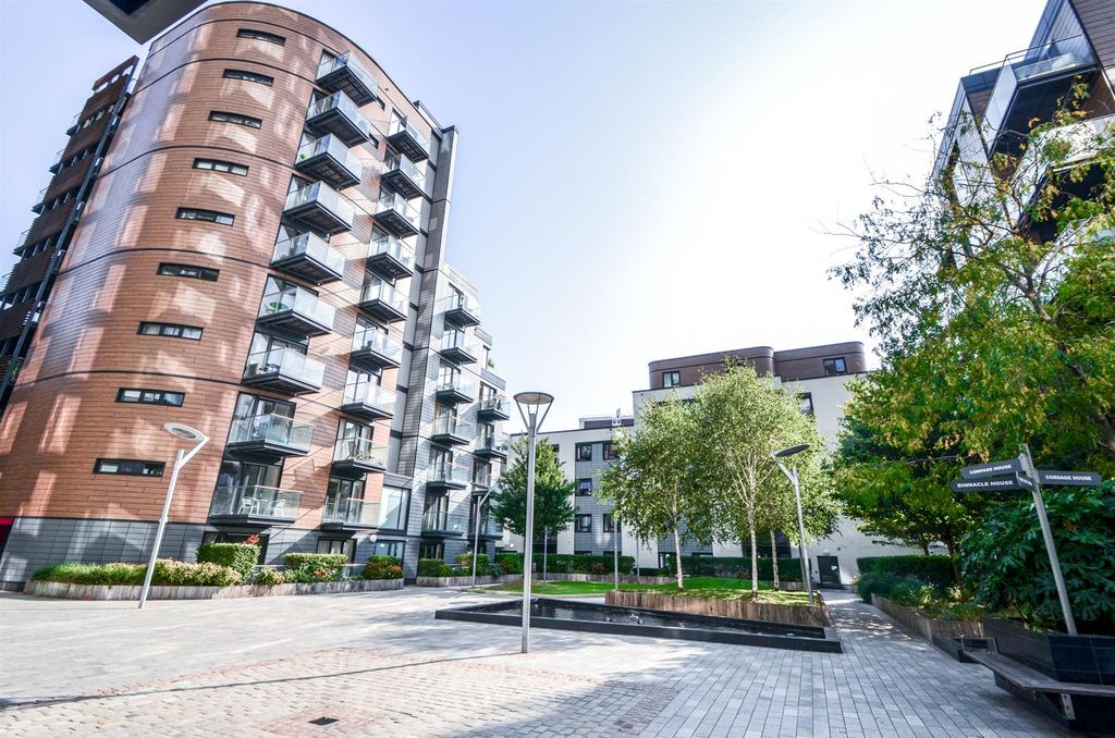 Property photo 1 of 12 Park Vista Tower