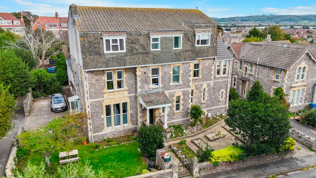 Property photo 1 of 50
