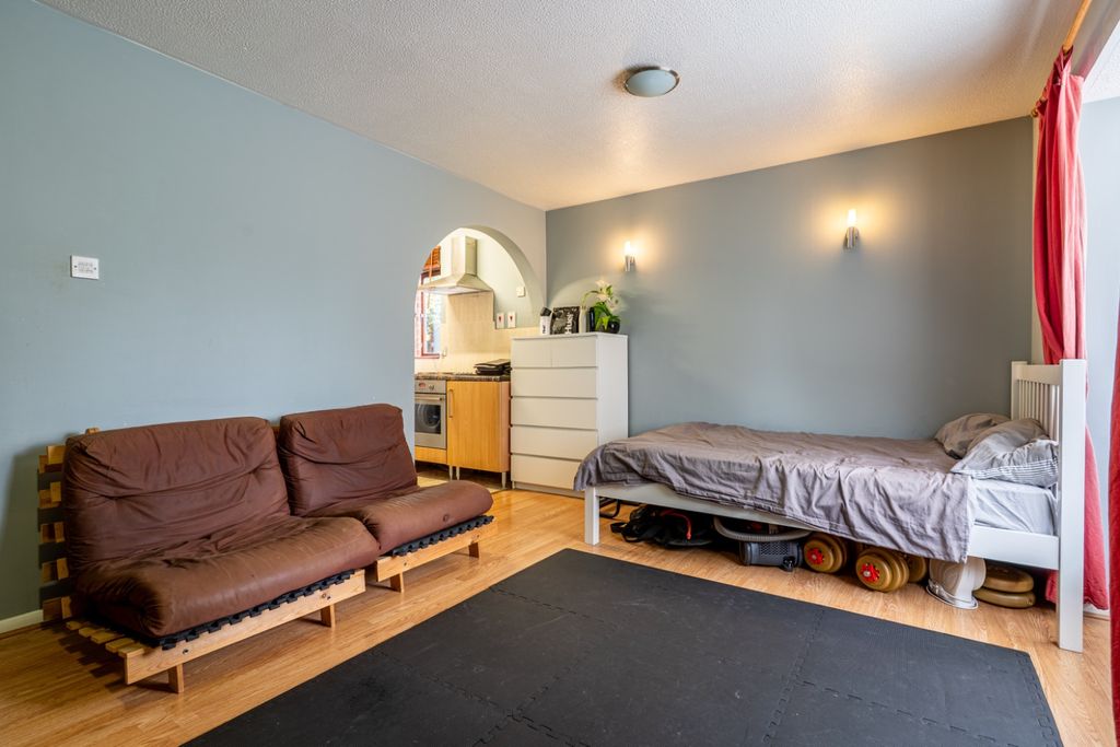Property photo 3 of 17 5270045