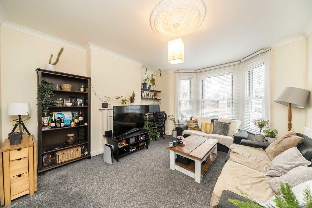 Property photo 2 of 6