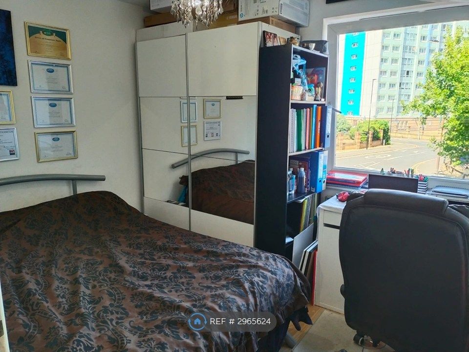Property photo 3 of 11 Bedroom 2