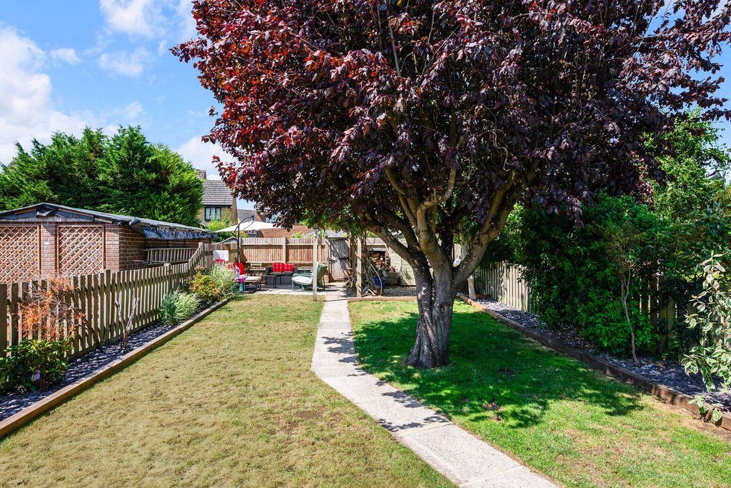 Property photo 3 of 28