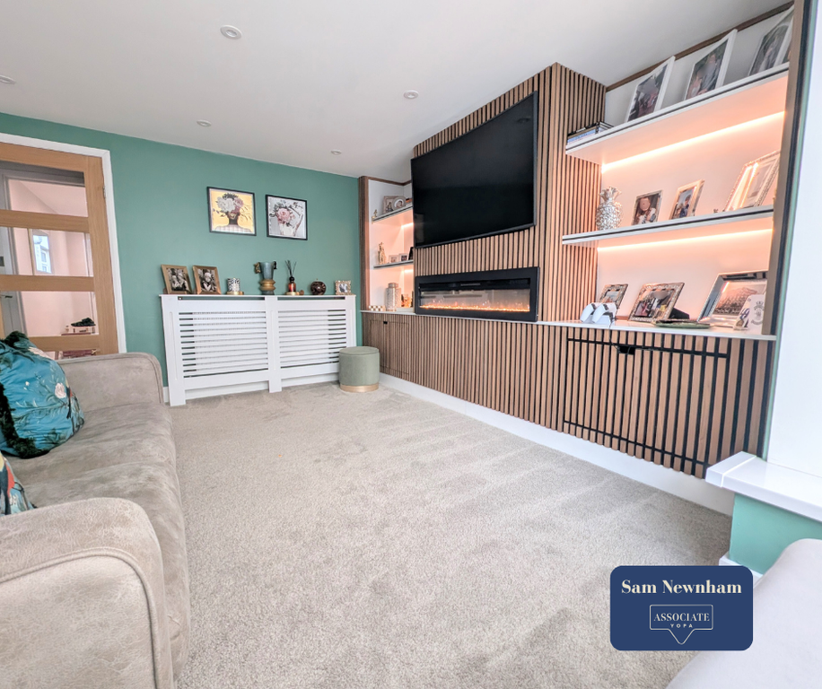 Property photo 3 of 14 Living Room